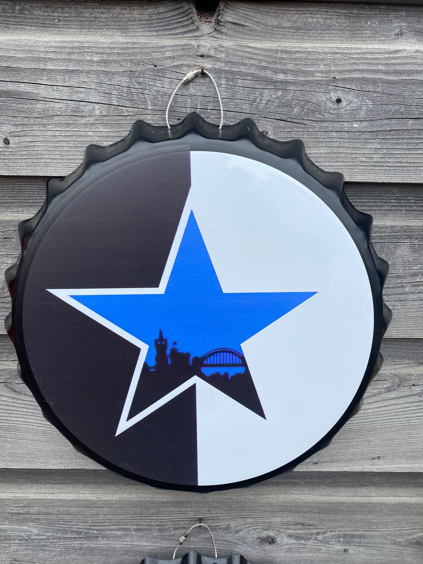 Newcastle Breweries Blue Star Huge Black and White bottle top