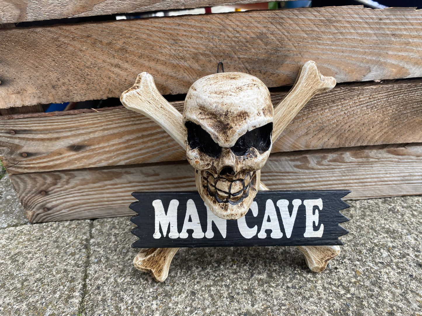 Medium Skull and Cross Bones Sign