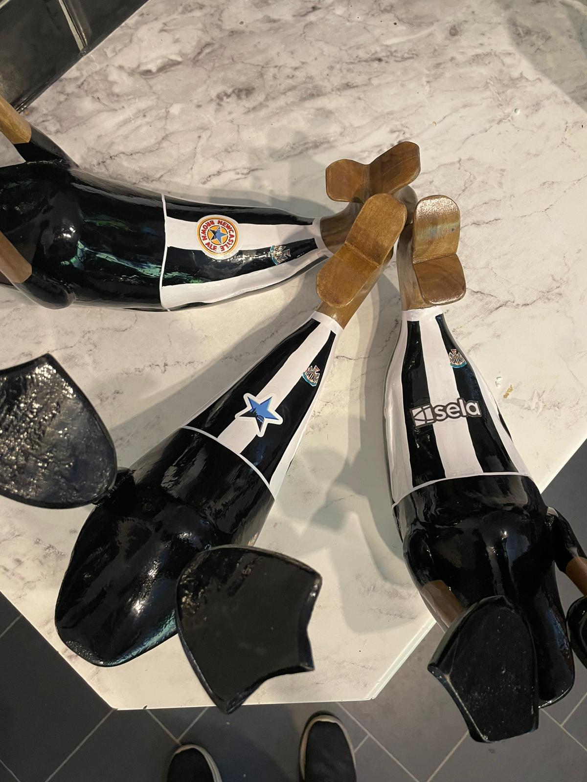 NUFC Wooden Duck Wine Bottle Holder Extra Large (Approx 42cm)